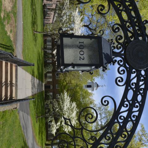 1902_gate